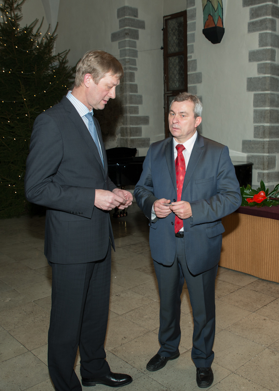 Kaidu Jalakas ja Rein Ilves vahetavad kontakte